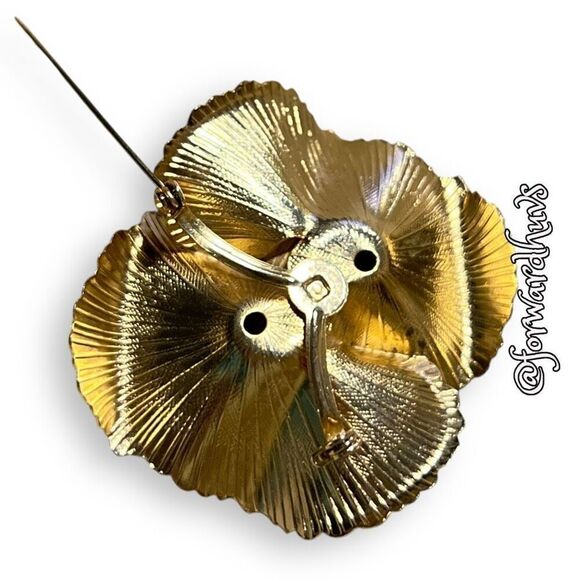 Vintage Gold Tone Metal Floral Brooch with Rhinestone Highlights - Picture 9 of 9